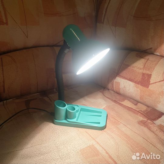 Лампа настольная зеленая