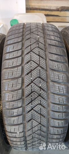 Pirelli Winter Sottozero 3 235/45 R18