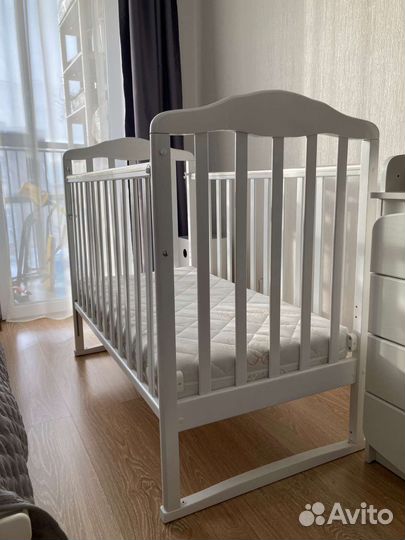 Детская кроватка