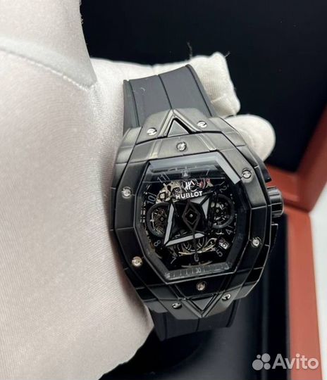 Часы мужские черные брутальные Hublot