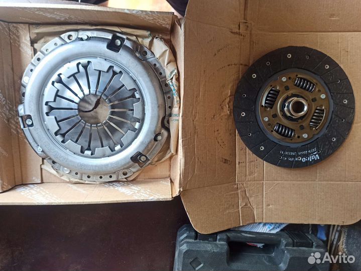 Сцепление Valeo 834104 Nissan Tiida