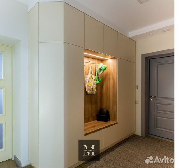 Современный шкаф