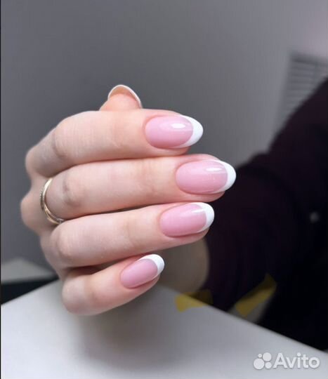 Маникюр и педикюр