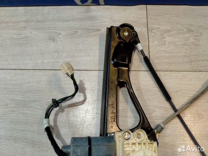 Стеклоподъемник передний правый Mercedes-Benz