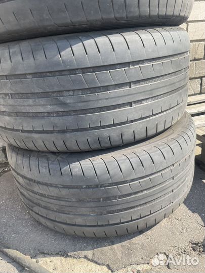 Goodyear Eagle F1 Asymmetric 3 225/45 R18 и 255/40 R18