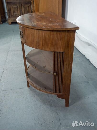 Полушкаф с дверцами-шторами 1770-х гг