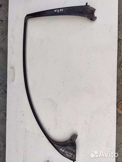 Накладка двери Mercedes w211