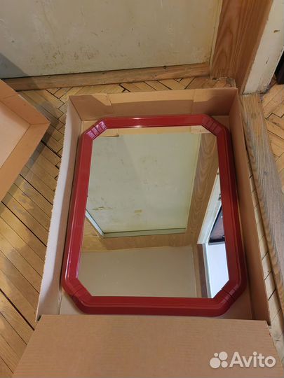 Новое(в упаковке) настенное зеркало в ванную и пр