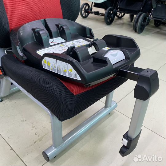 Автолюлька Doona Plus с базой Isofix красная