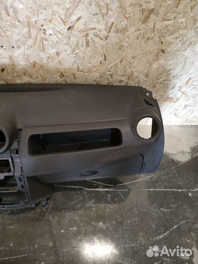 Торпедо Renault Logan 1 рестайлинг