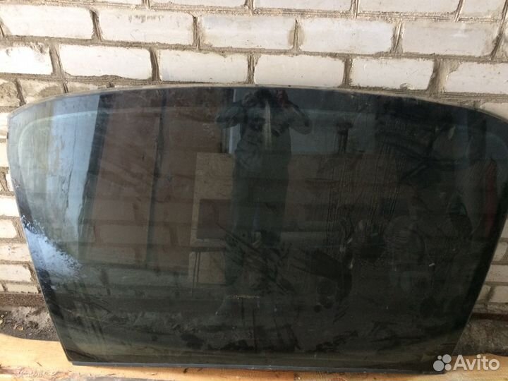 Заднее стекло bmwx5