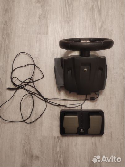 Игровой руль с педалями для пк