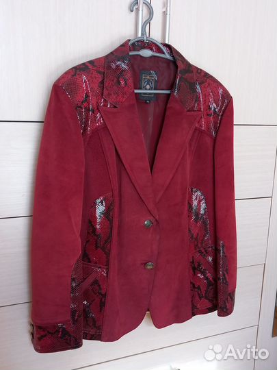 Продаю кожаный пиджак