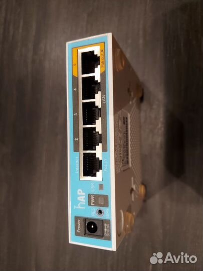 Wi-Fi роутер MikroTik hAP AC lite, белый / синий