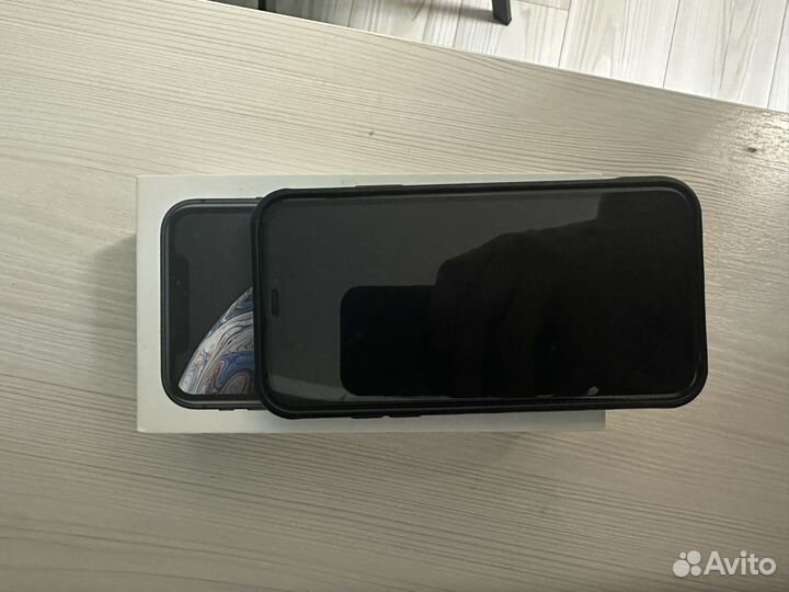 iPhone Xr, 64 ГБ