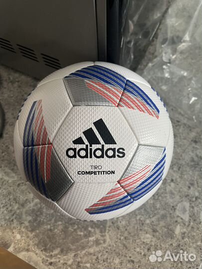 Футбольный мяч Adidas Tiro Competition, размер 5
