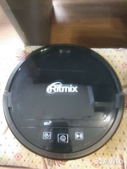 Робот-пылесос Ritmix новый на гарантии 2 года