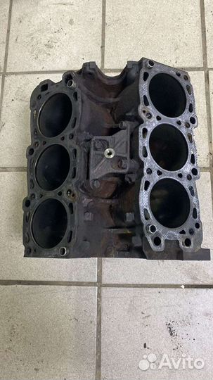 Блок двигателя Mitsubishi pajero 2 3.5 6g74