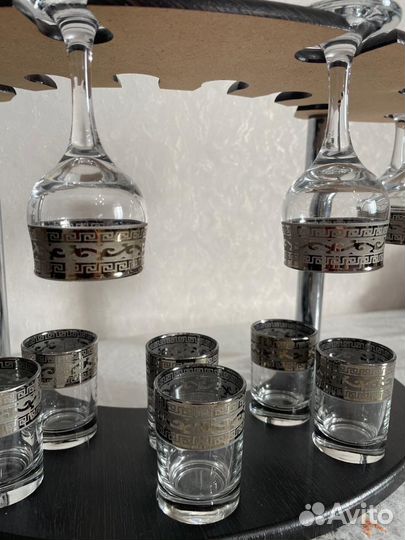 Барная стойка с рюмками