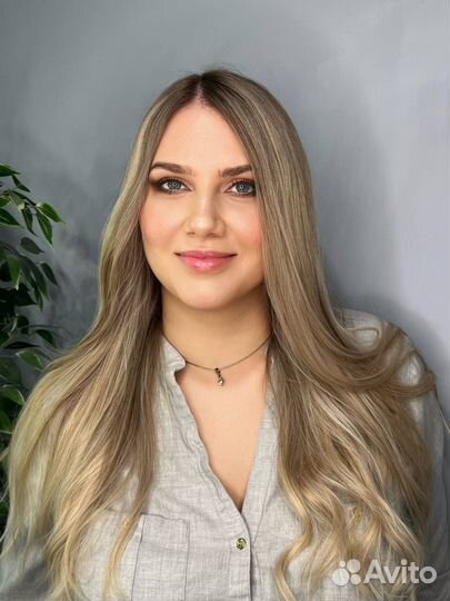 Визажист бровист