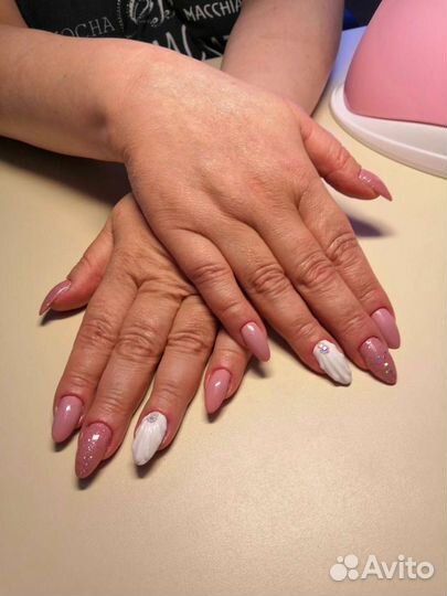 Маникюр и педикюр