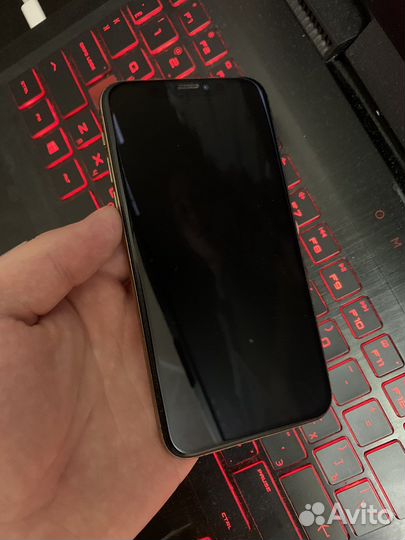 Телефон iPhone XS gold 64GB