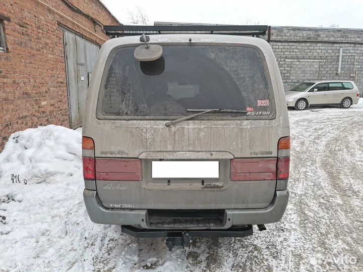 Фаркоп для Toyota Hiace H100