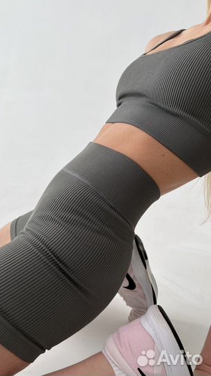 Велосипедки в рубчик новые