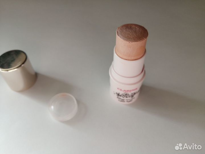 Clarins кремовый хайлайтер Attrap Lumiere