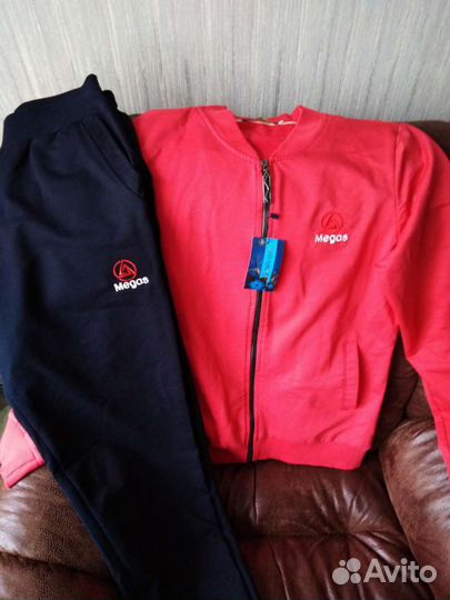 Костюм спортивный женский, новый