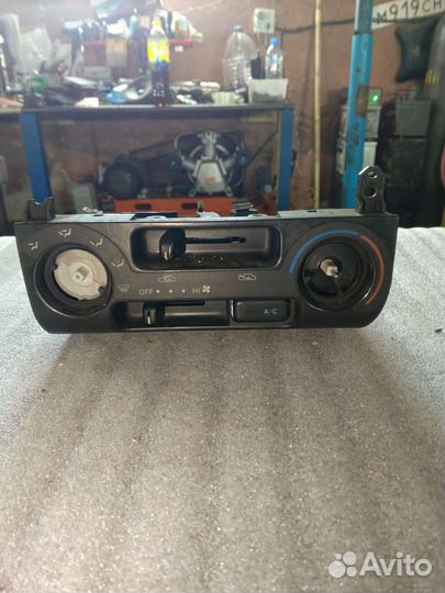 Блок управления печкой Тойота Карина е