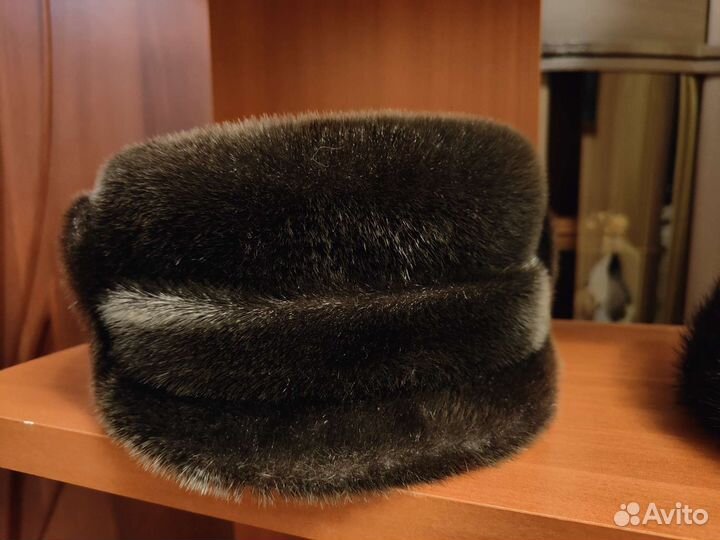 Натуральные меховые шапки мужские и женская. Норка