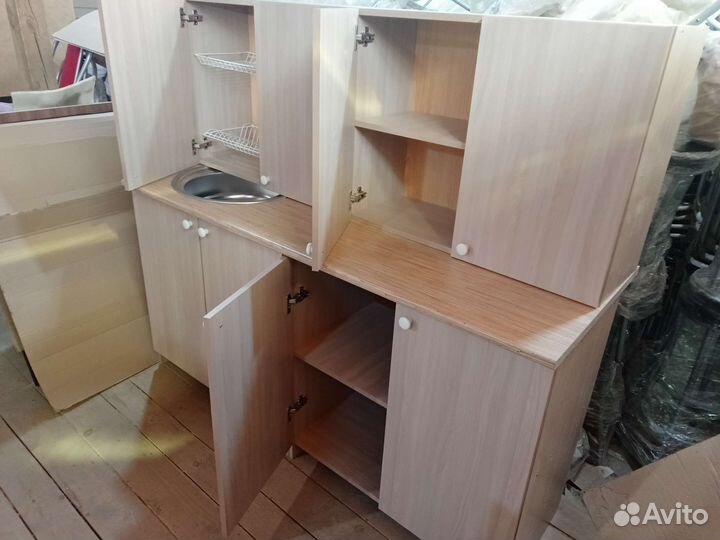 Кухонный гарнитур 1.6 новый