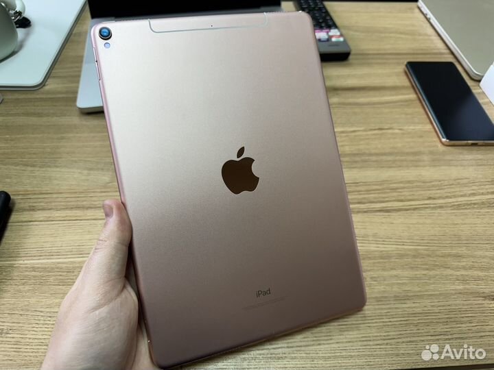 iPad pro 10 5 2017 256gb wifi + sim lte