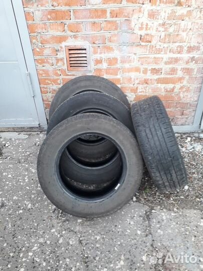 Continental ContiCrossContact LX 215/65 R16 и 215/65 R16 98H