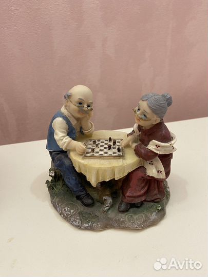 Статуэтки. керамика