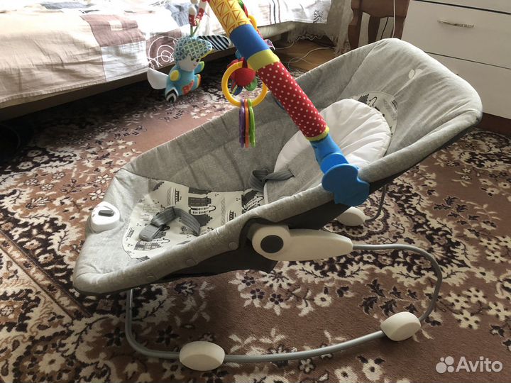 Шезлонг детский с вибрацией