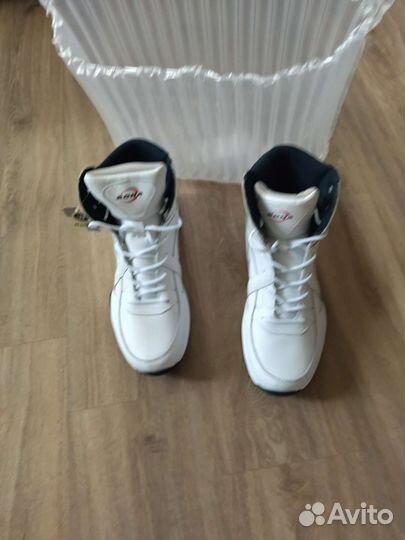 Кроссовки мужские 45 размера новые