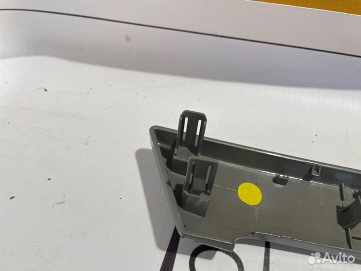 Накладка внутренней ручки двери 2 Toyota Land