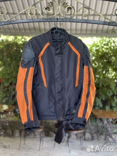 Мотокостюм с встроенной защитой