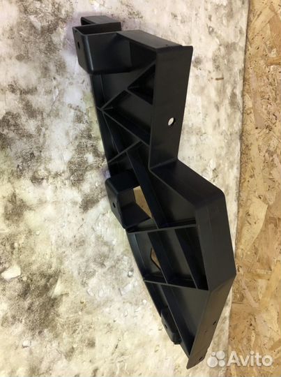 Крепление переднего бампера правое, Tahoe