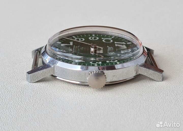 Часы СССР зим 2602. Зелёный циферблат