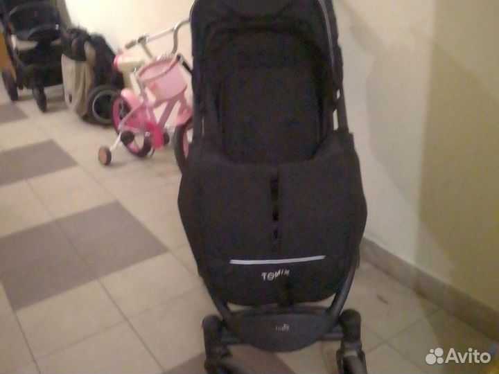 Прогулочная коляска tomix