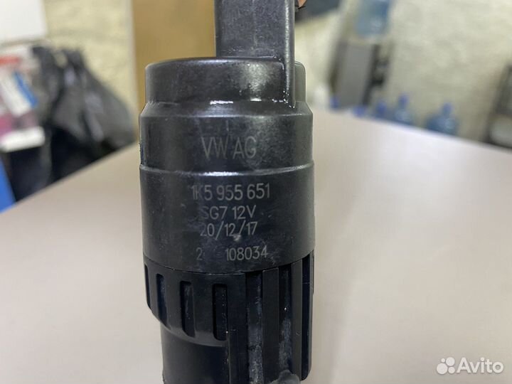 Насос омывателя лобового стекла Шкода Октавиа А7