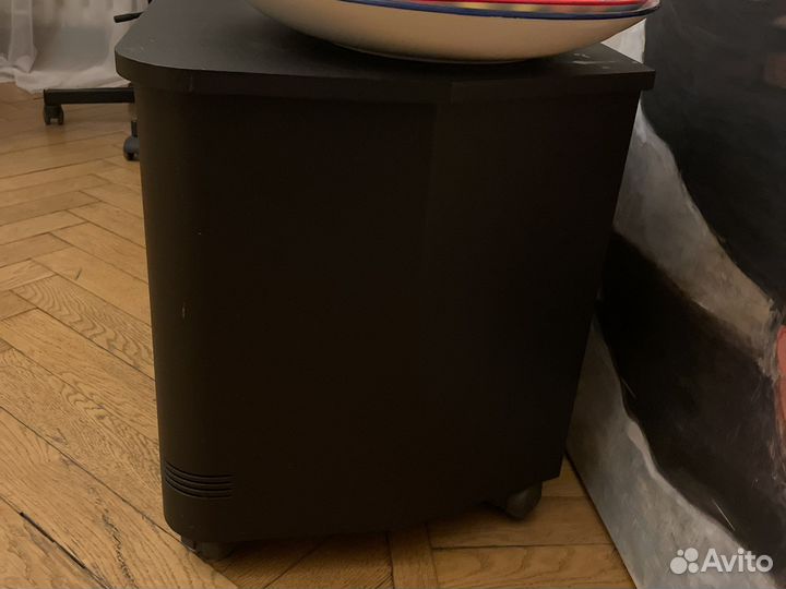 Тумба на колесиках