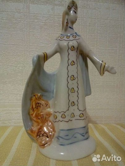Фарфоровые статуэтки