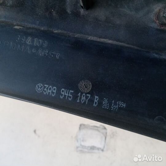 Фонарь крышки багажника левый Volkswagen Passat B4