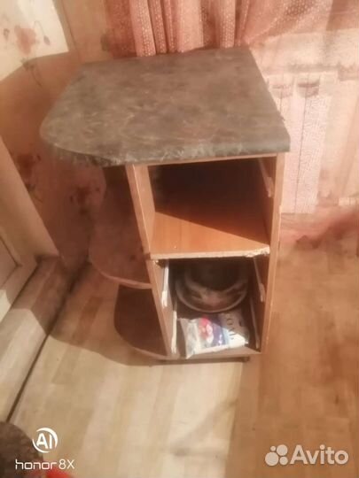 Шкафчики.,стол для кухни