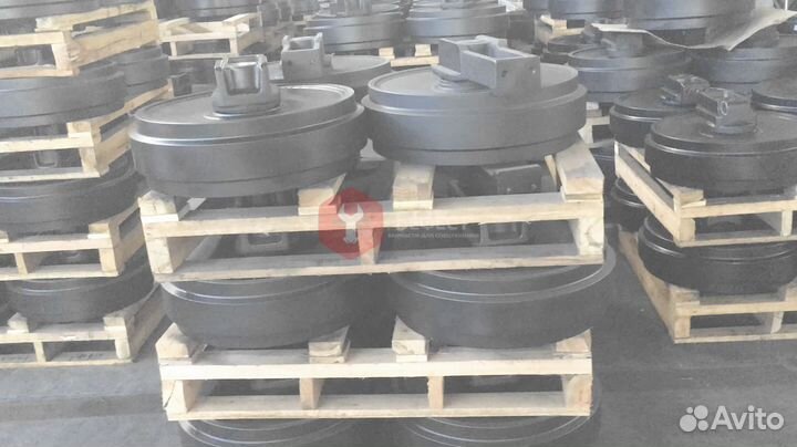 Колесо направляющее Hitachi EX400-3 9165848