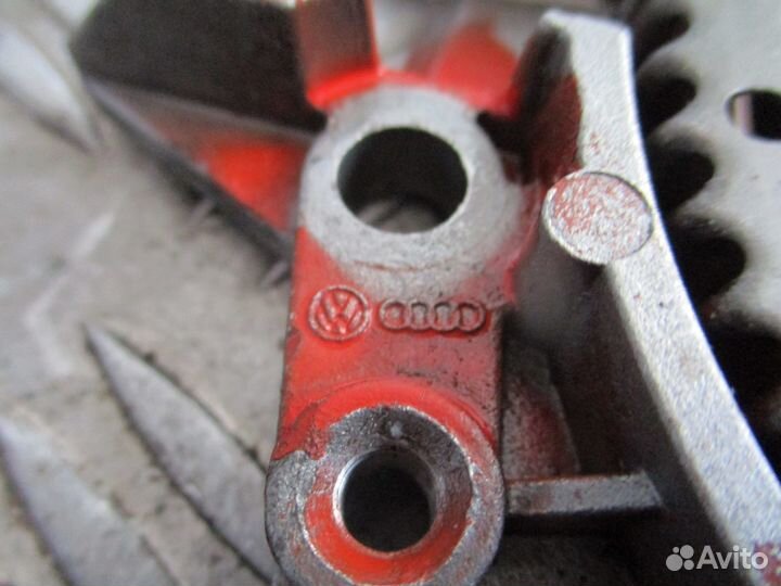 Крышка коленвала задняя Volkswagen Crafter 2.0 CKT